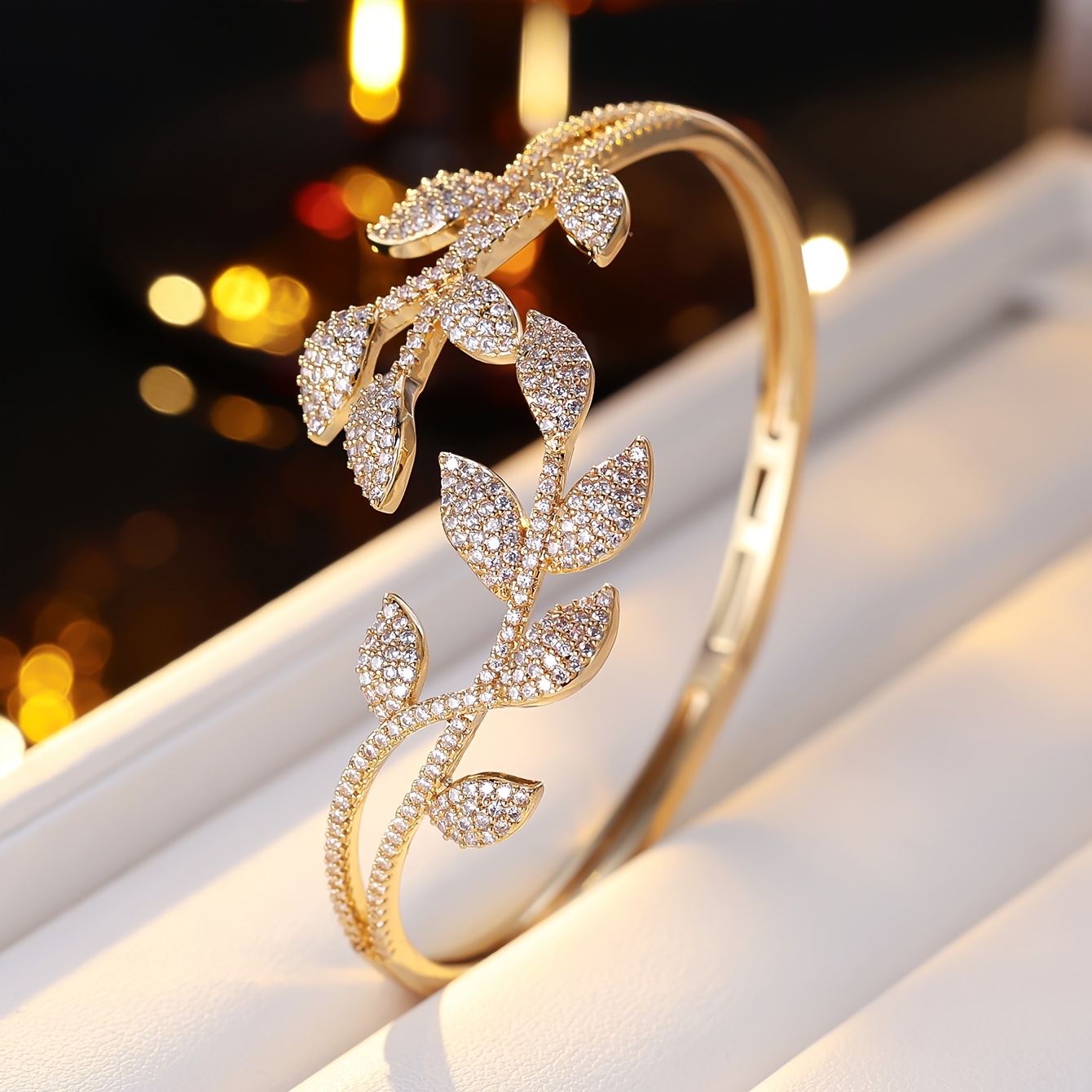 Women's Versatile Leaf Open Bangle, High-End Design